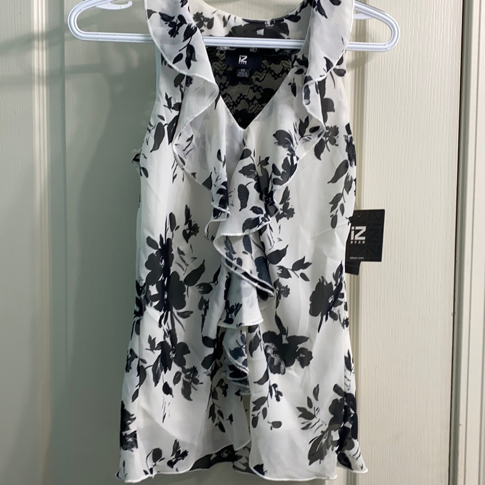 Black white floral shirt, lace in back